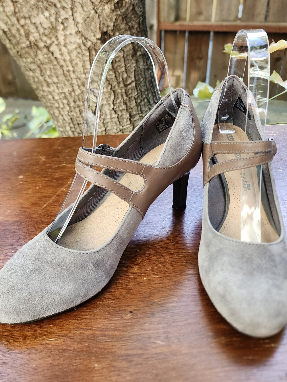 Collection by Clarks Cushion Soft Gray Suede Mary Jane Heels Sz [7]